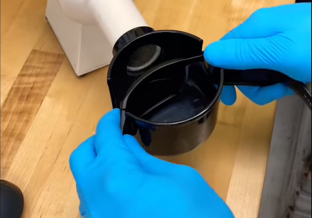 3 Tips for Removing Glass Lenses from your Sunglasses